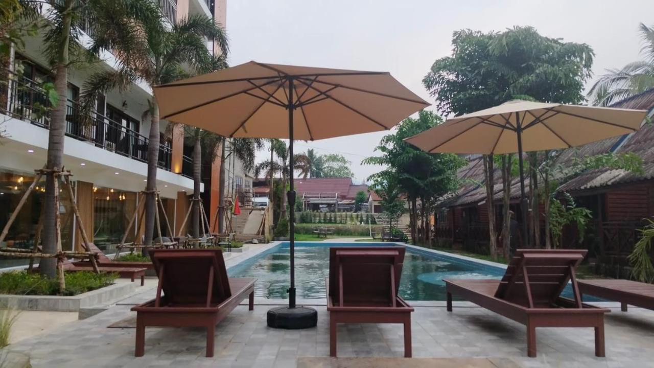 Vang Vieng Bungalows Buitenkant foto