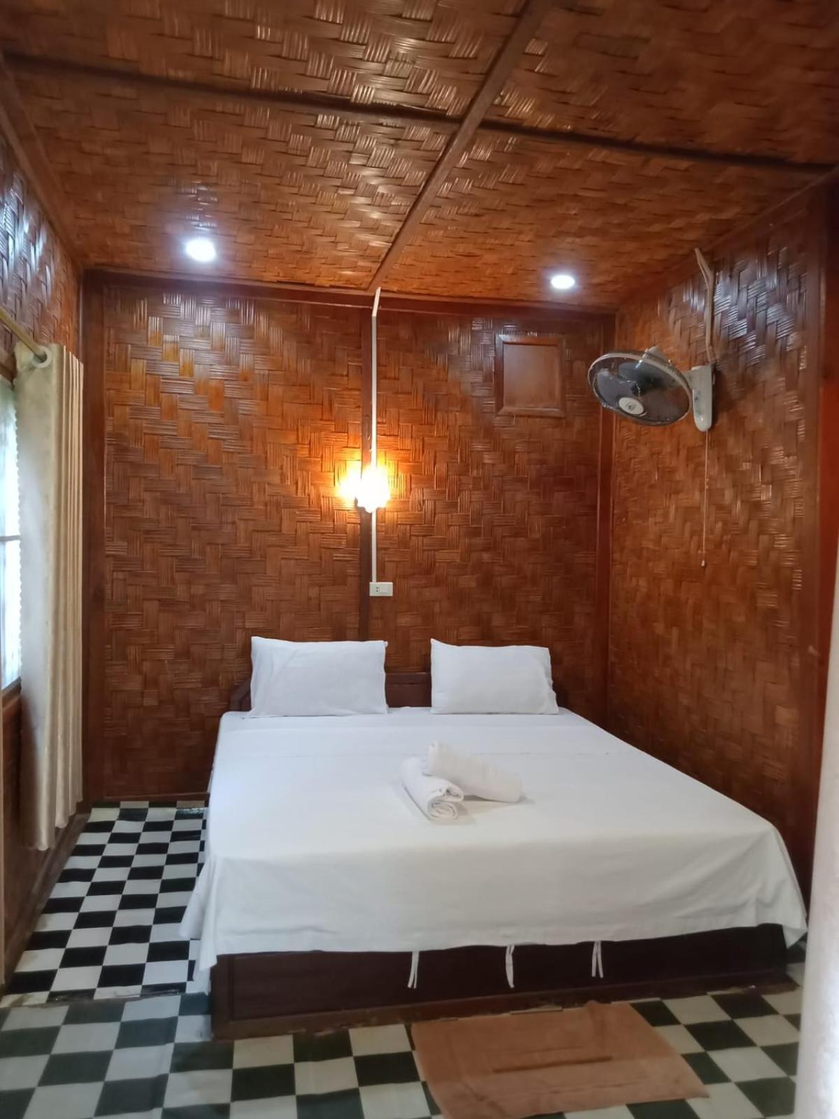 Vang Vieng Bungalows Buitenkant foto